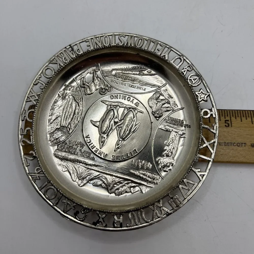 LITTLE AMERICA Wyoming Metal Cigarette‎ Ashtray Yellowstone